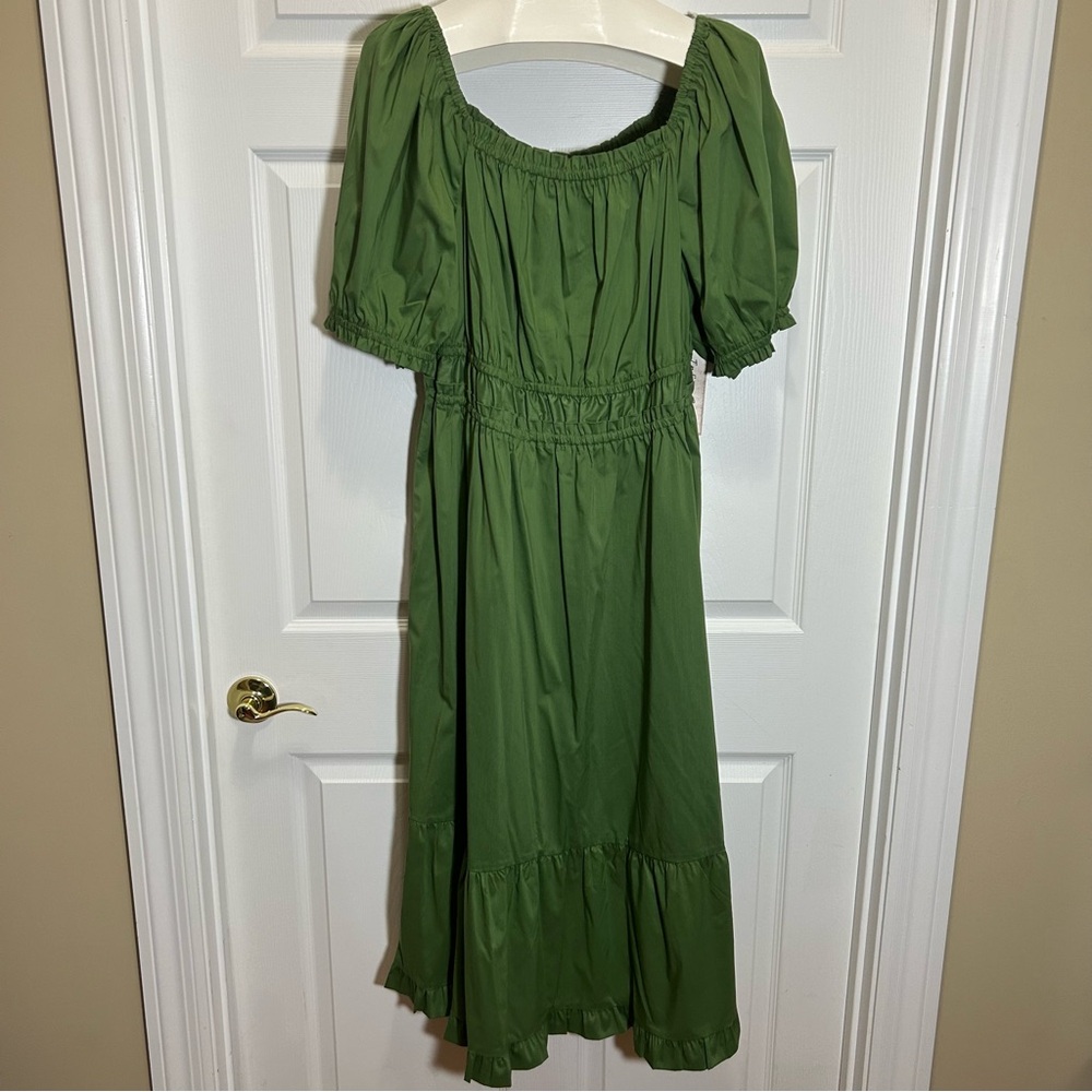 Chic Green Midi Dress with Puff Sleeves